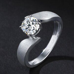 Stunning 1ct Moissanite Solitaire Engagement Ring S925 Sterling Silver